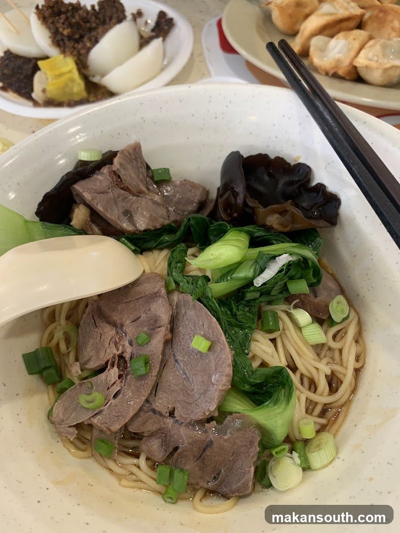 Noodle Bowl with Meat and Vegetables