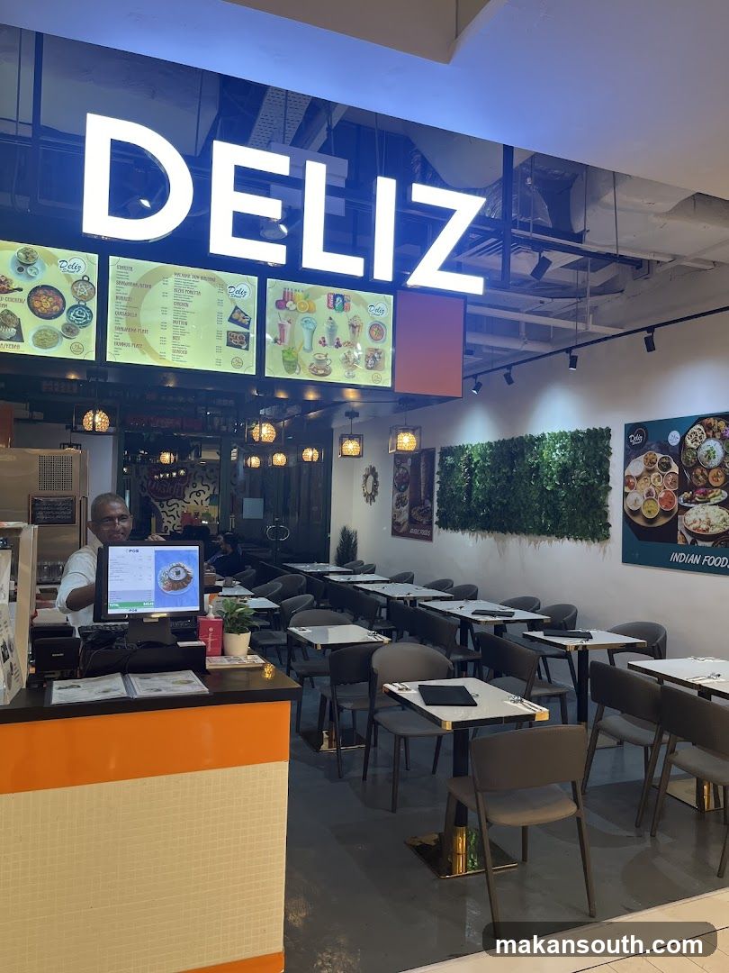 Deliz Street