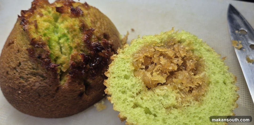 Green Cake with Filling