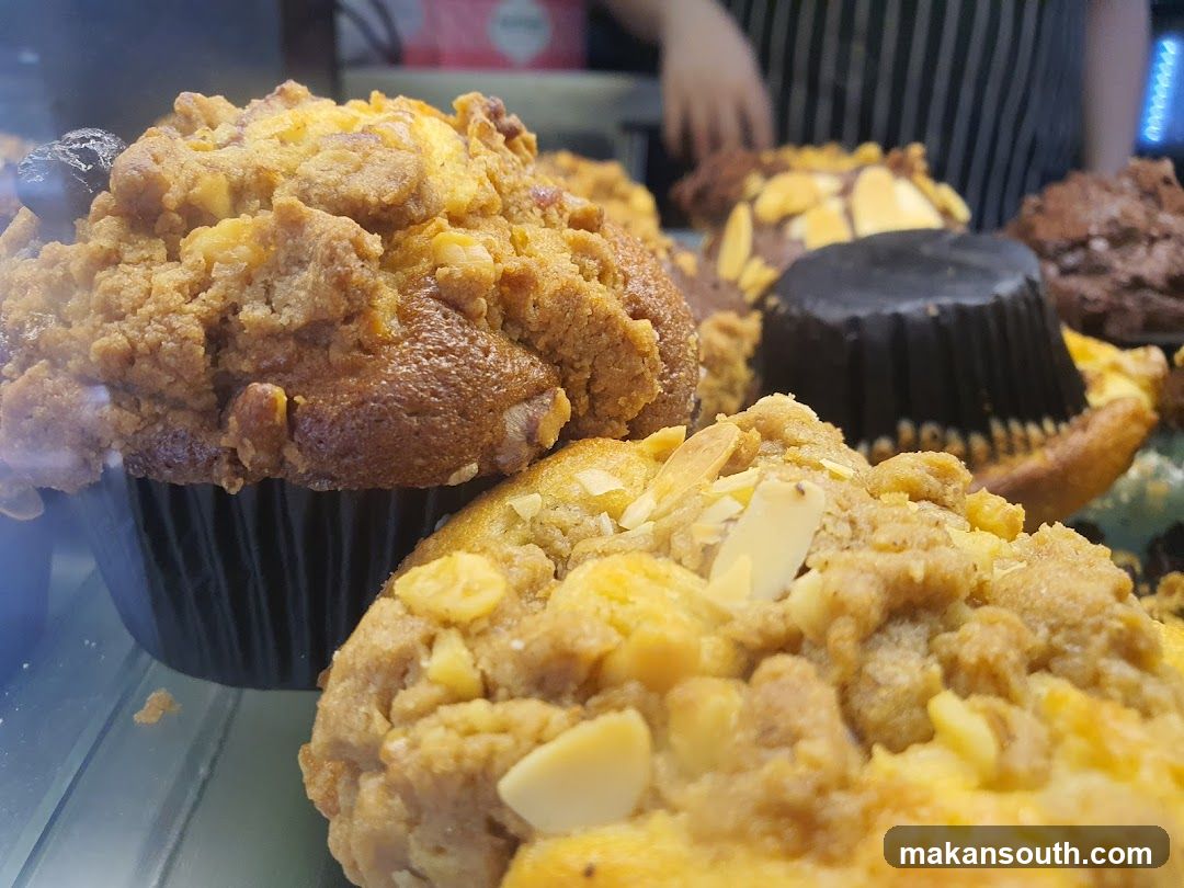 Muffin Display Case
