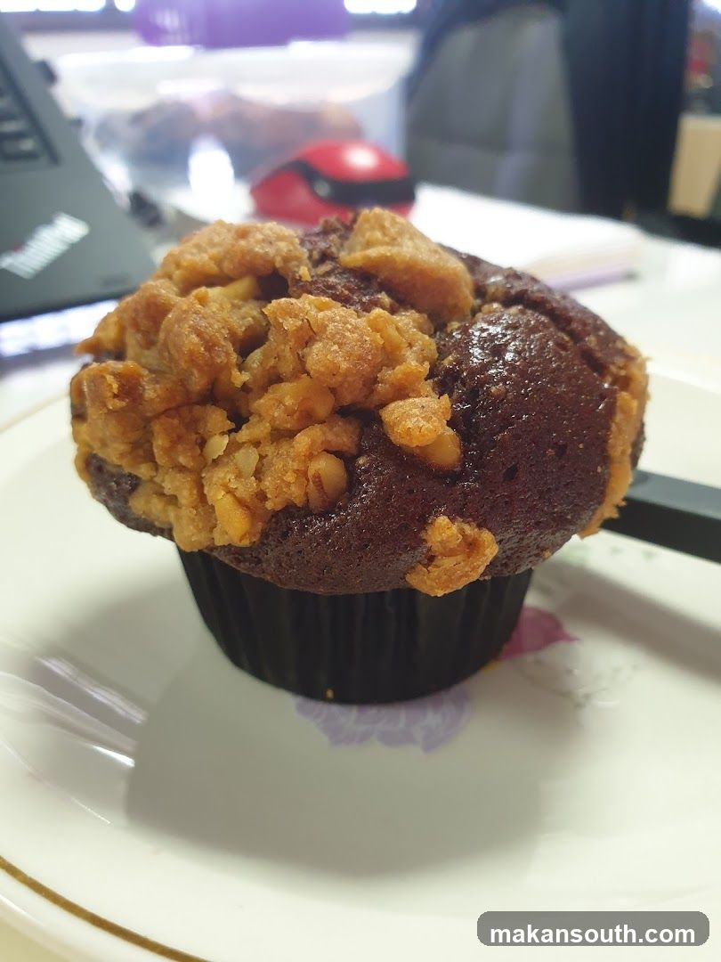 Muffin with Crumble Topping