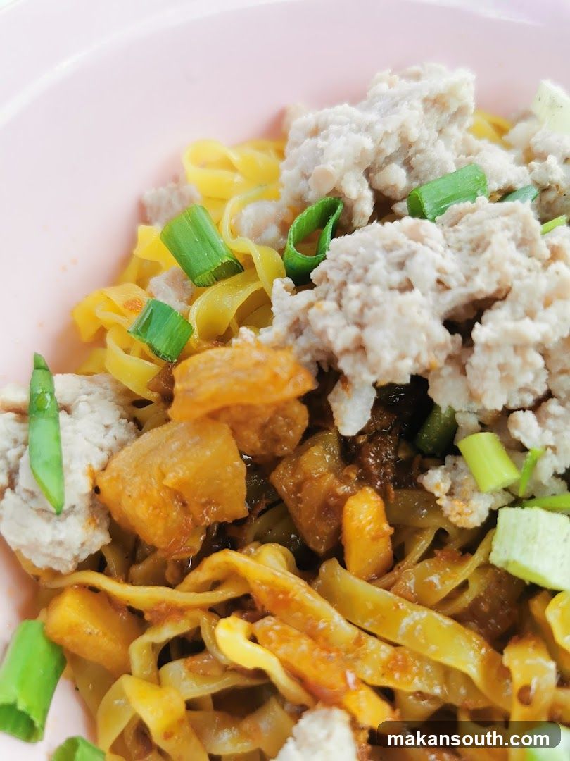 Noodles with Minced Pork and Vegetables