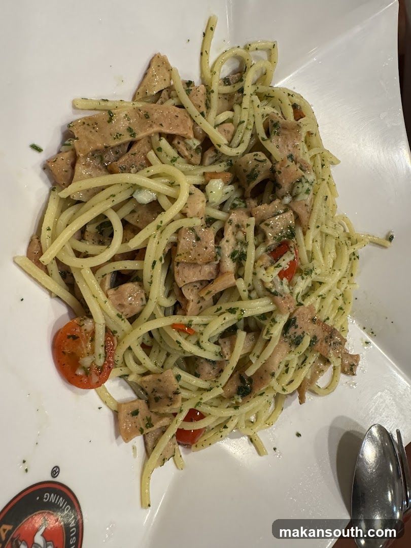 Pasta with Chicken and Tomatoes