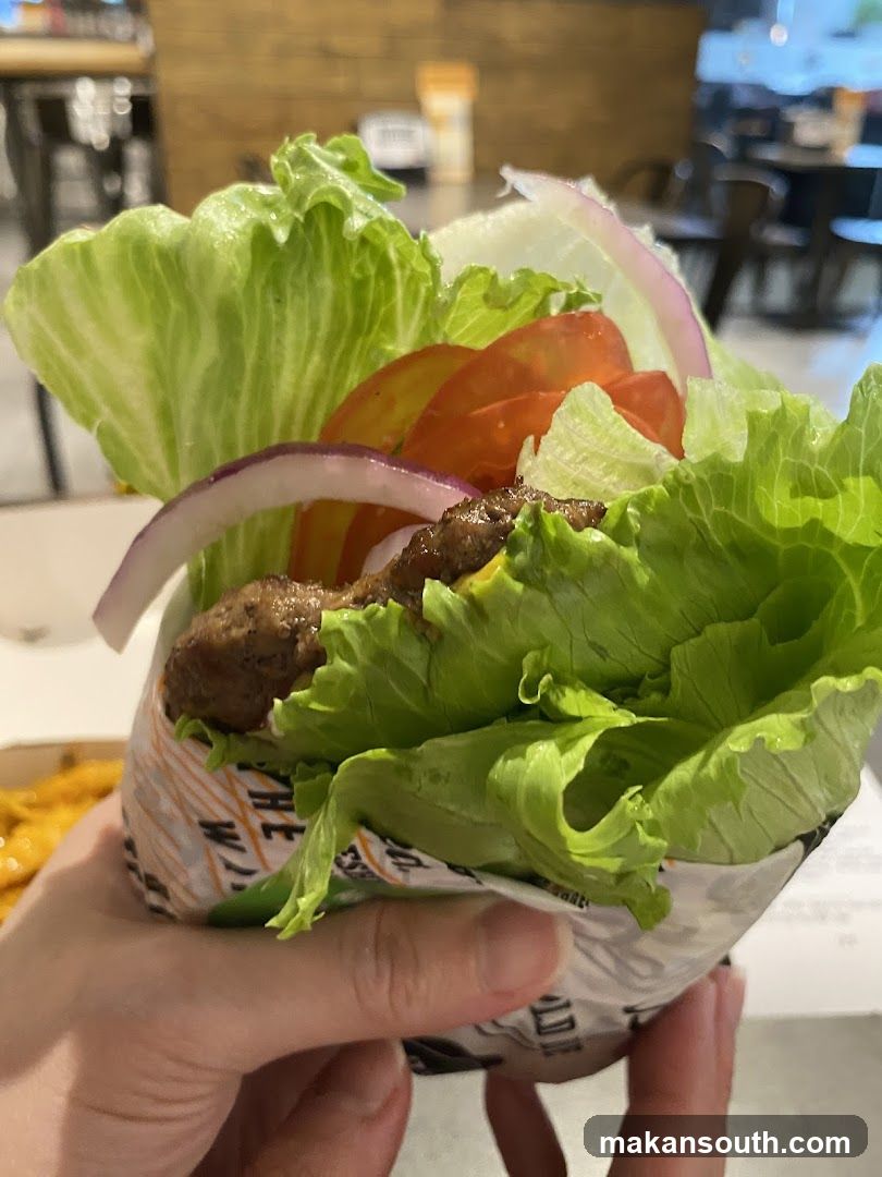 Lettuce Wrap with Meat and Tomatoes