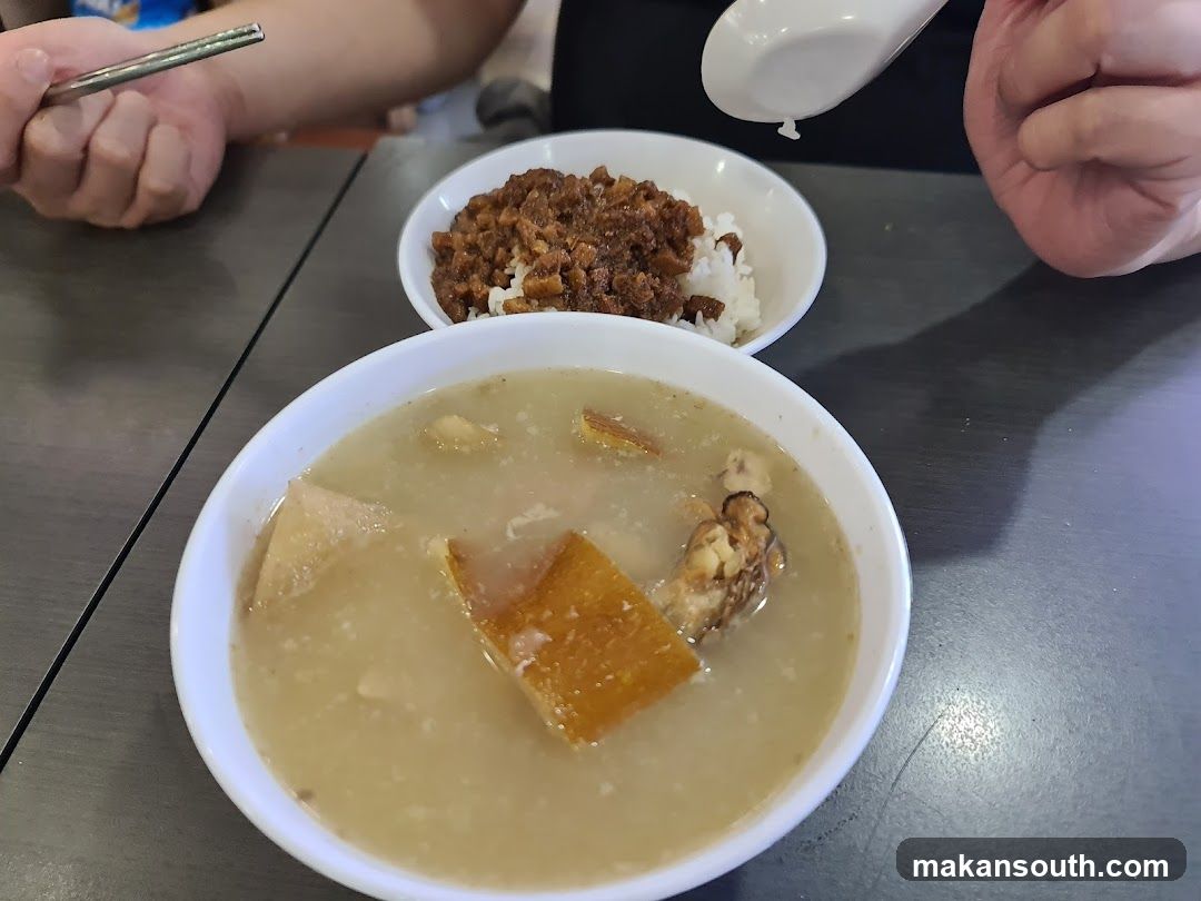 Hei Lun Shi Tang 黑轮食堂