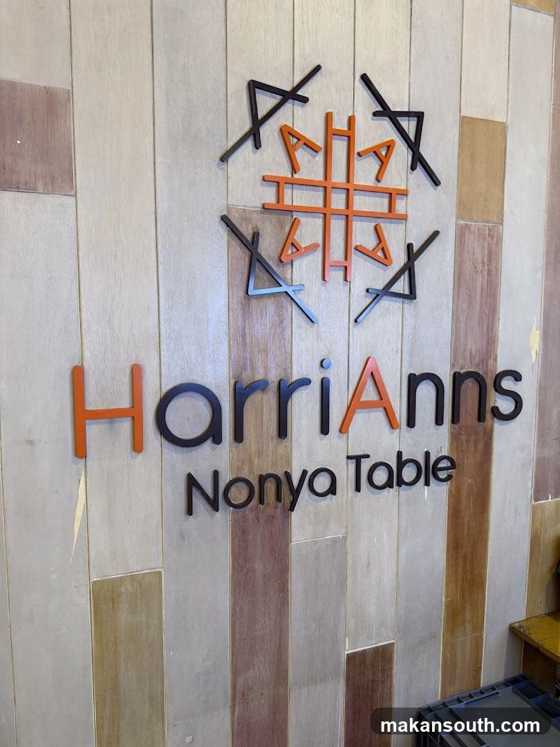 HarriAnns Nonya Table