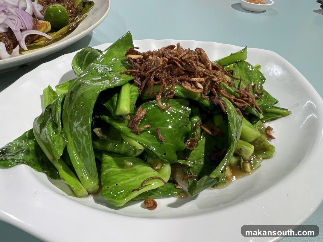 Stir-fried Chinese Cabbage with Fried Shallots