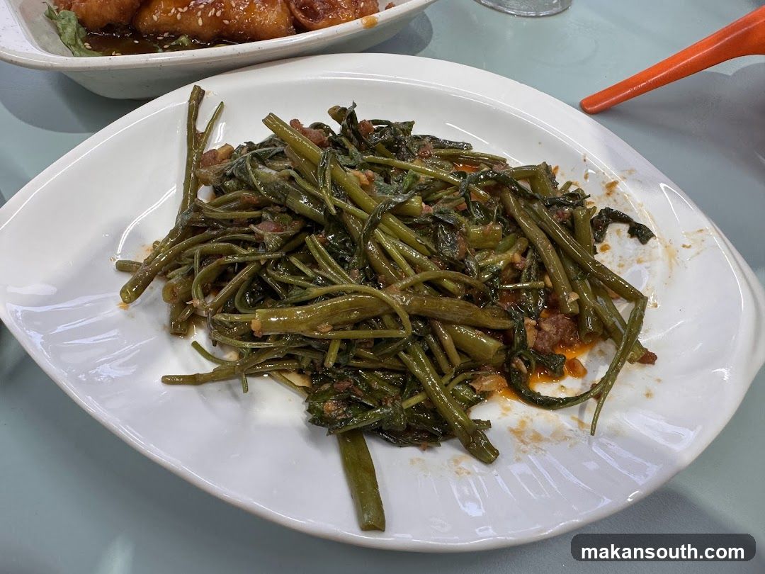 Stir-fried Water Spinach with Minced Pork