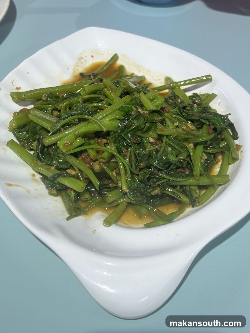 Stir-fried Water Spinach with Garlic Sauce