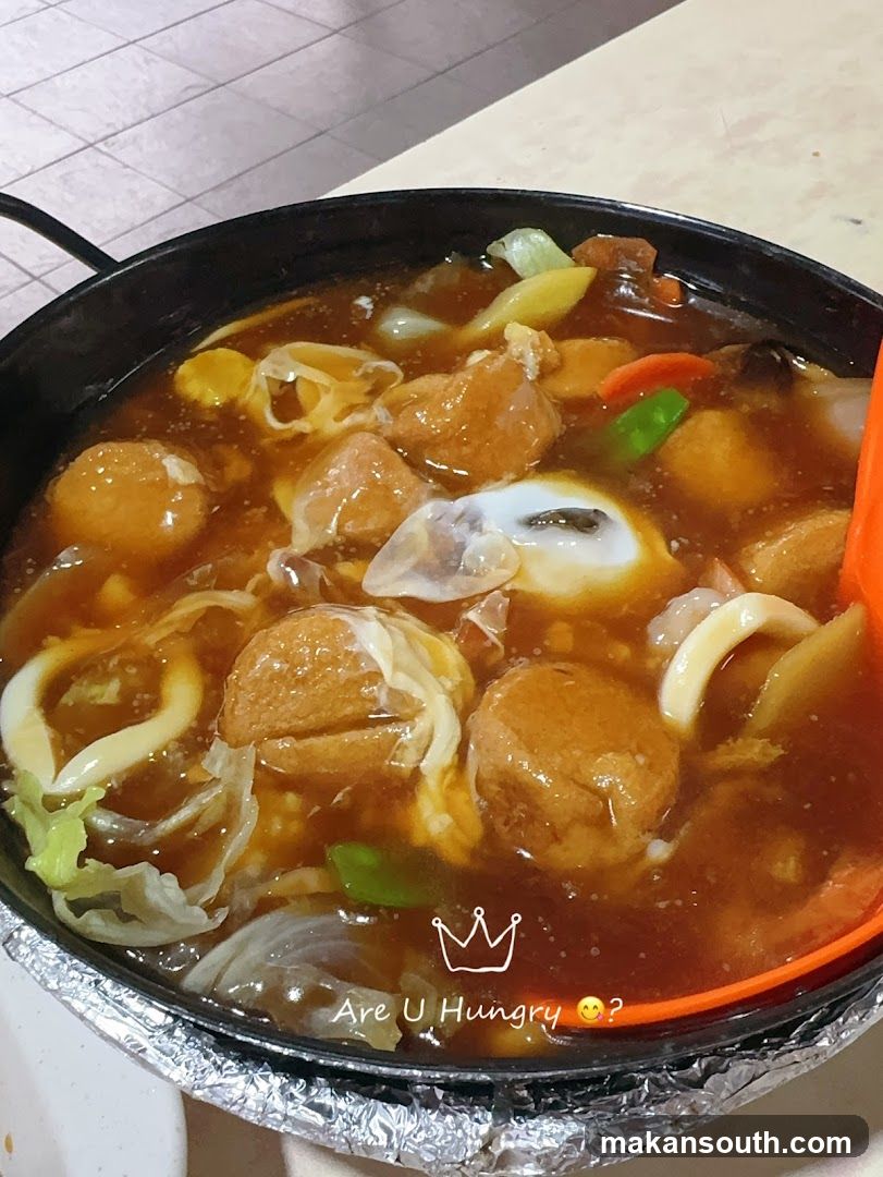 Hot Pot Soup with Meatballs and Seafood