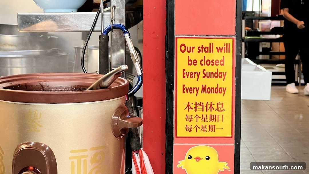Food stall with closure notice
