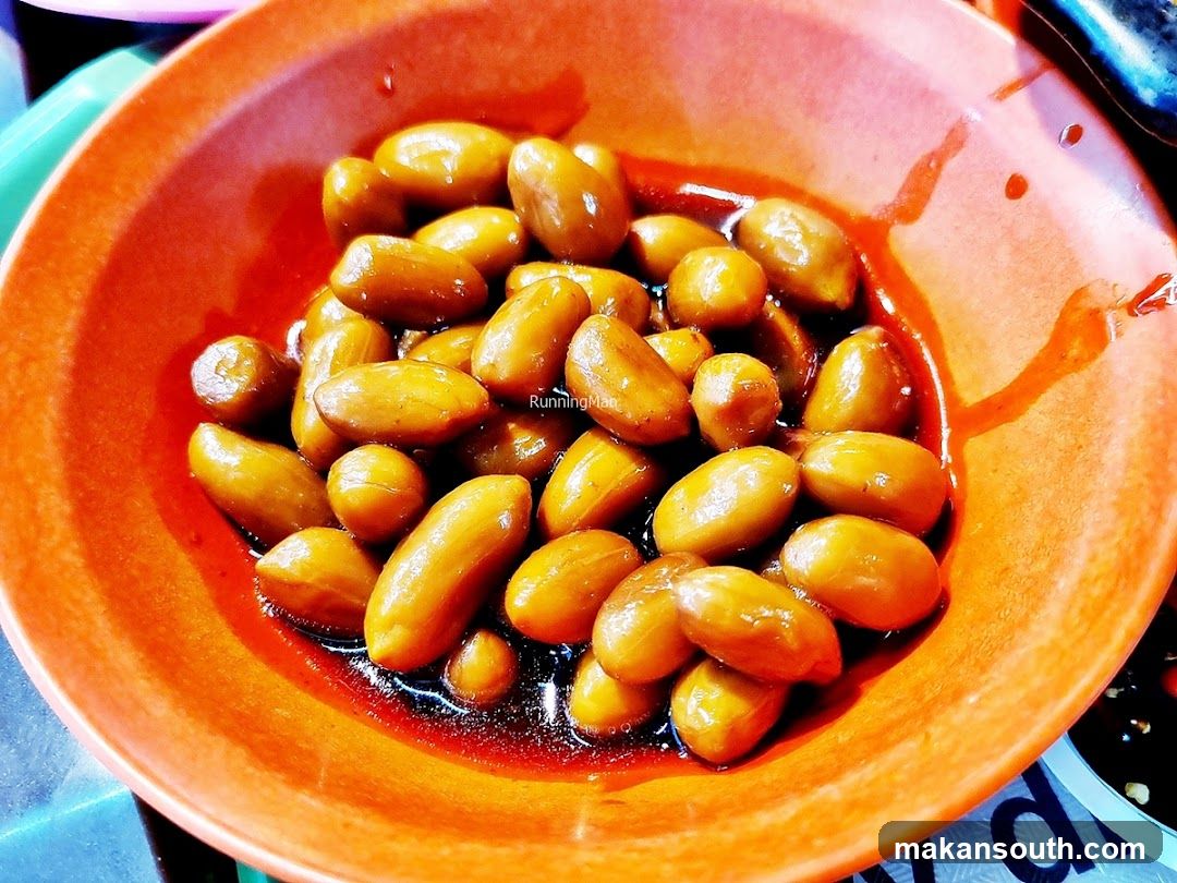Braised Peanuts in Sauce
