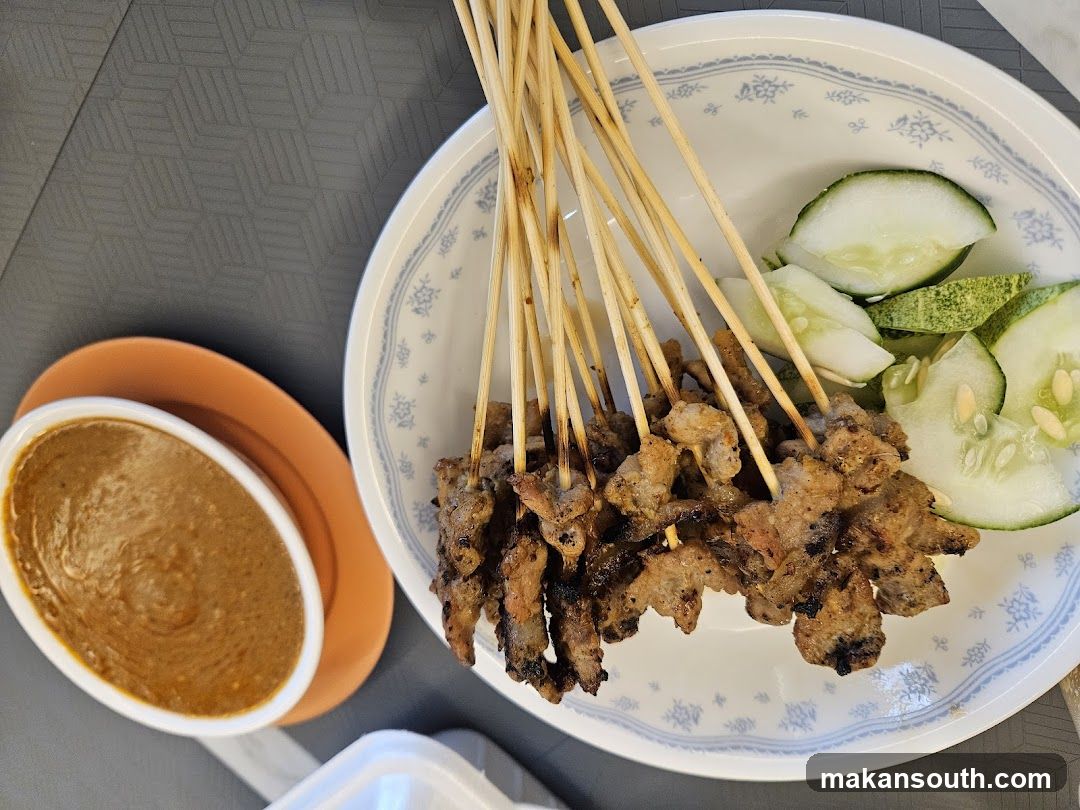 Sate with Cucumber and Sauce