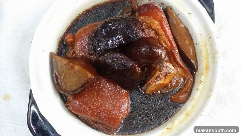Braised Pork with Mushrooms