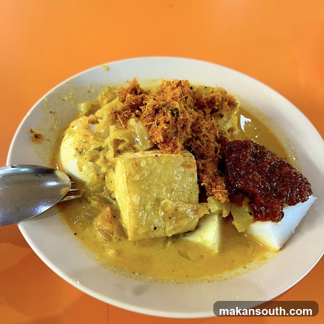 Curry Dish with Tofu and Egg