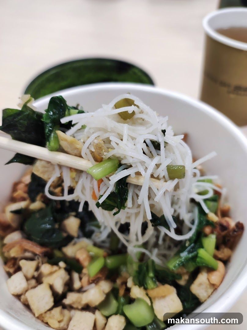 Noodle Bowl with Vegetables and Tofu