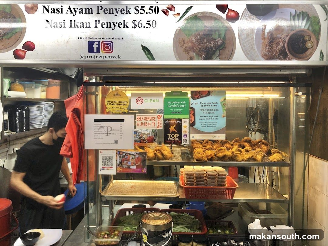 Nasi Ayam & Nasi Ikan Penyek Stall