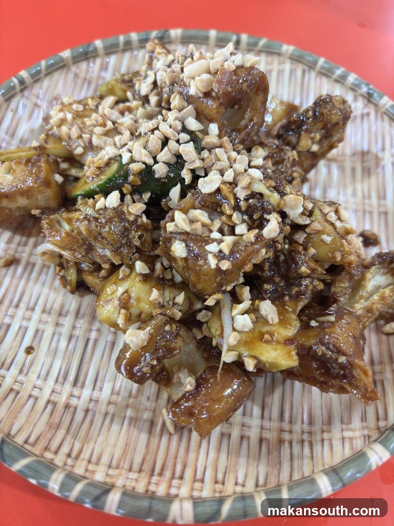 Stir-fried dish with peanuts