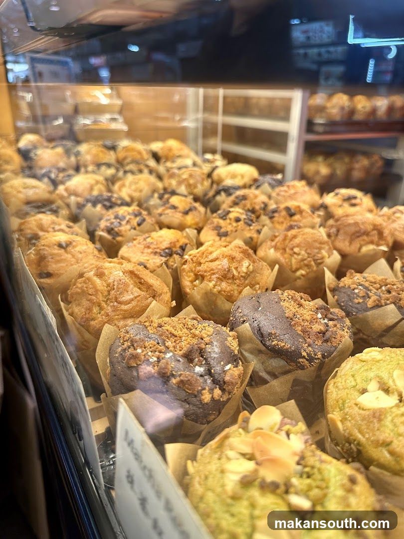 Muffin Display Case