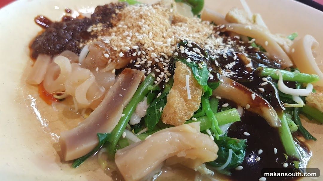 Noodle Dish with Sesame and Sauce
