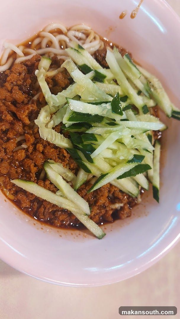 Noodle Bowl with Minced Meat and Cucumber