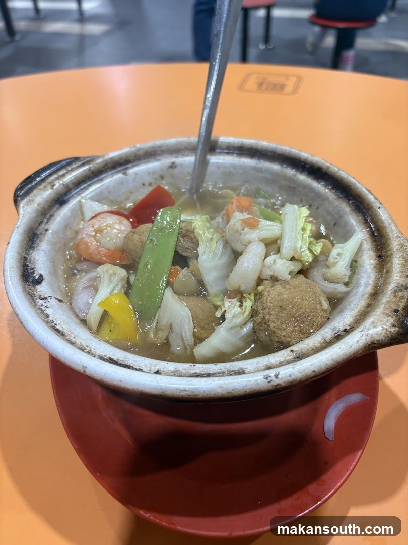Clay Pot Soup with Seafood and Vegetables