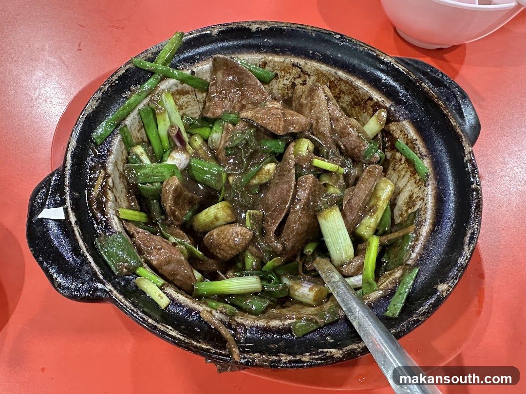 Clay Pot Stir Fry with Offal and Scallions