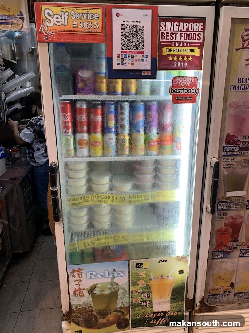 Refrigerated Drinks and Desserts Display