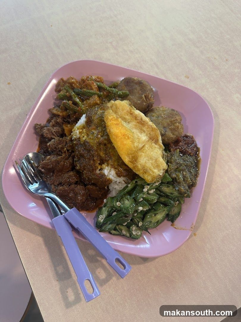 Rice Noodle Dish with Fried Egg and Meatballs