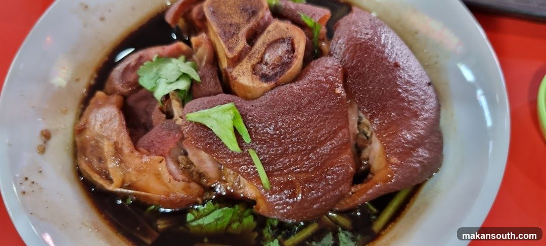 Braised Pork Trotters with Broth