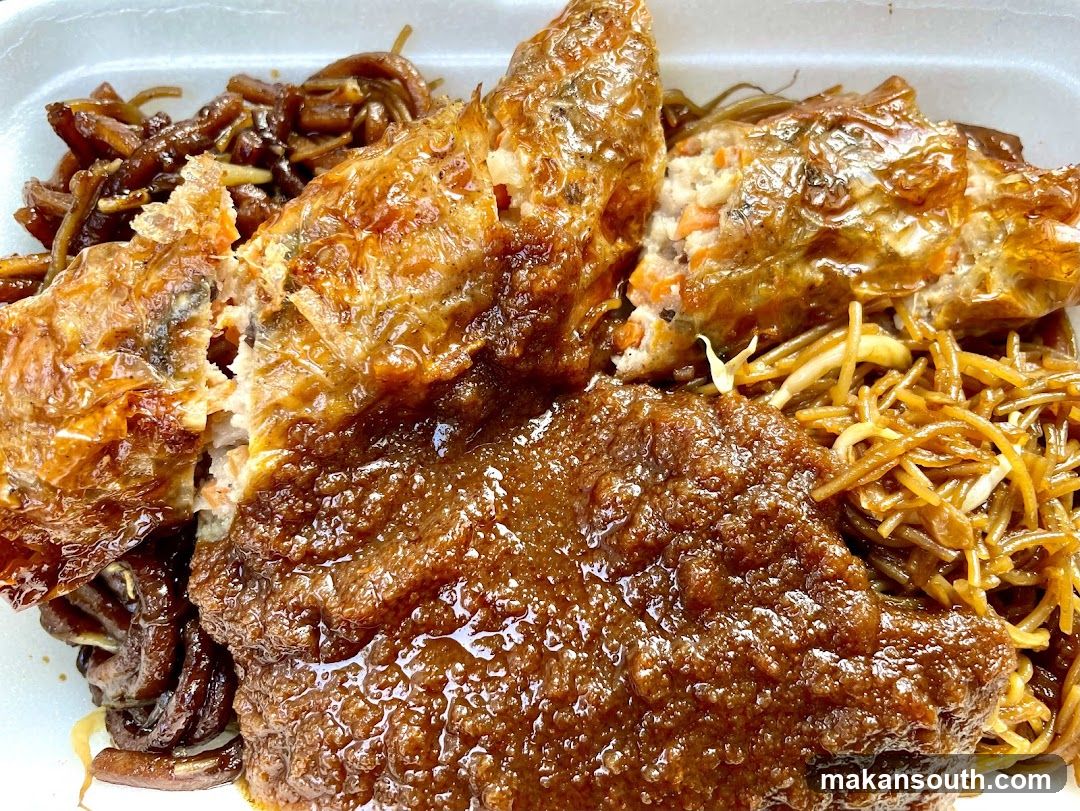Fried Fish with Sauce and Noodles
