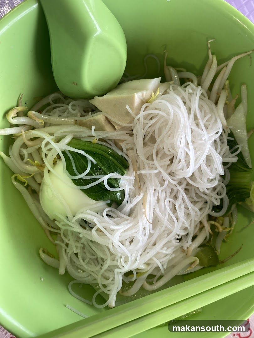 Bowl of Noodles with Vegetables