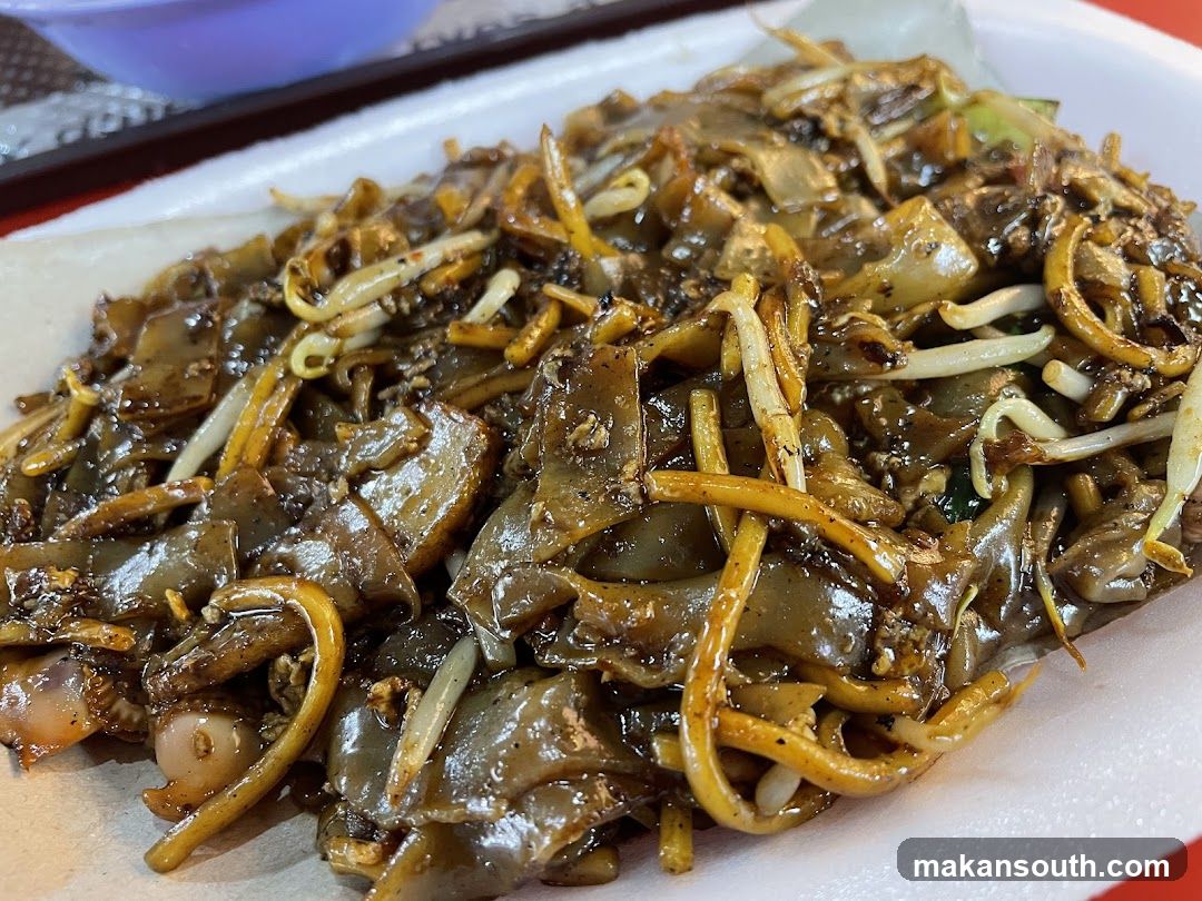 Stir-fried Noodles with Tofu and Bean Sprouts