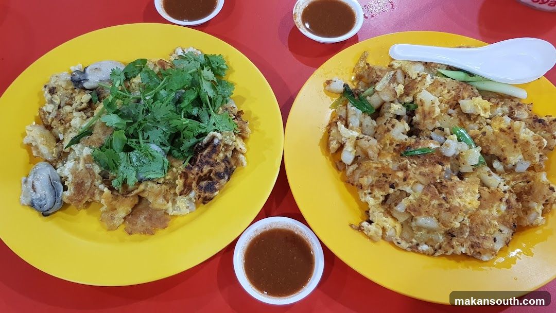 Food plates with sauces