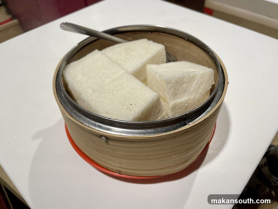 Steamed Rice Cakes in Bamboo Steamer