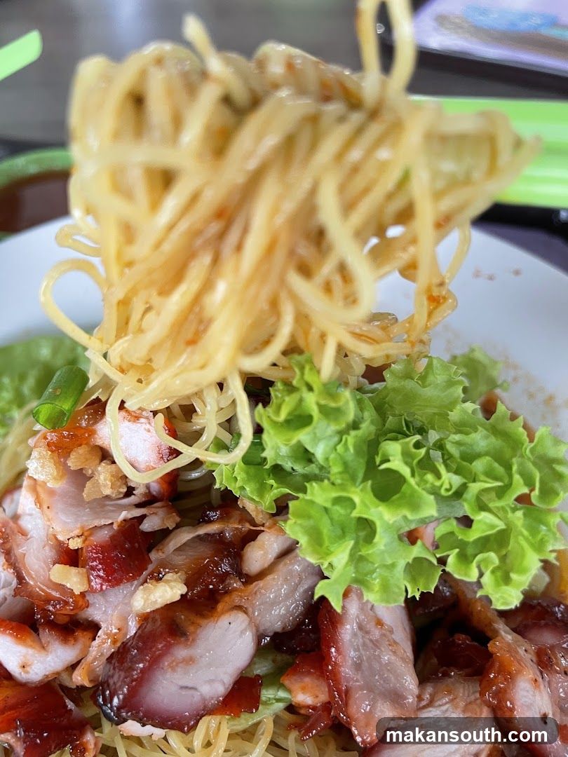 Roast Chicken Noodles with Lettuce
