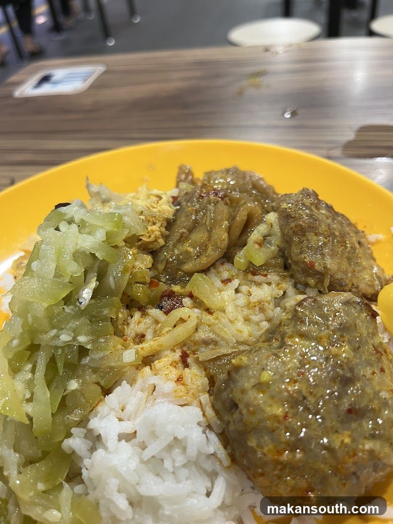 Curry Rice with Pickled Vegetables