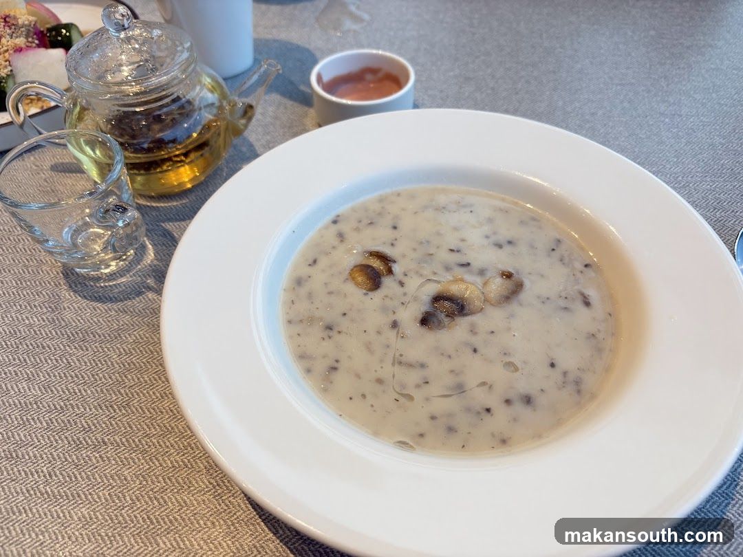 Creamy Mushroom Soup with Toasted Mushrooms