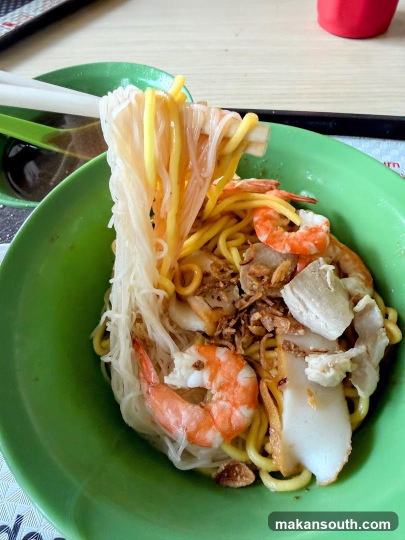Noodle Bowl with Shrimp and Fish Cake