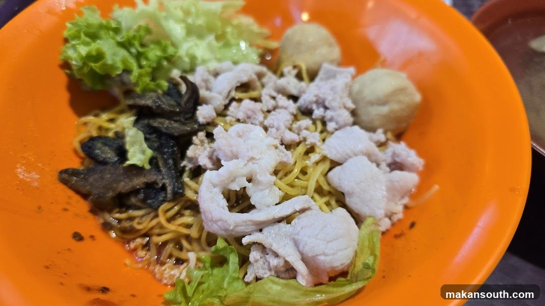 Noodle Dish with Meatballs and Tofu