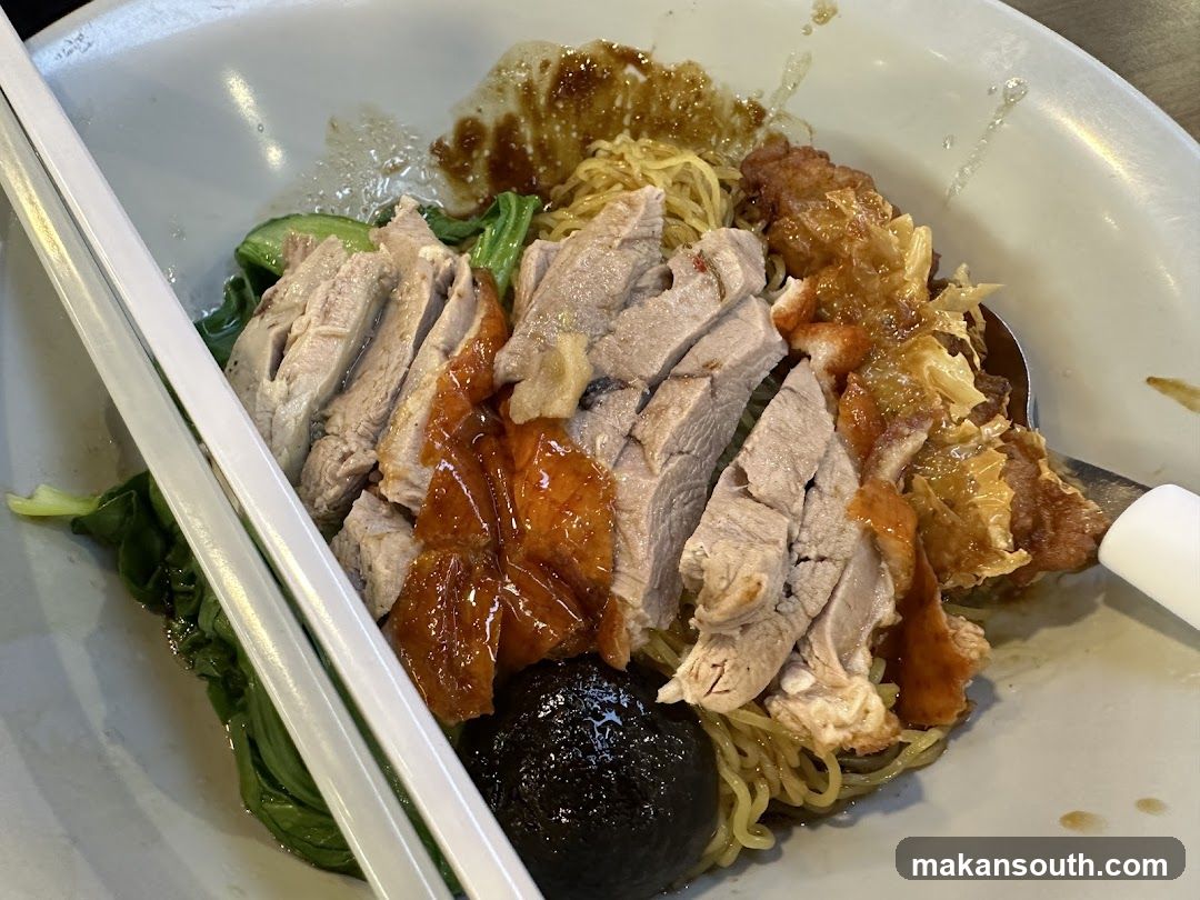 Noodle Bowl with Meat and Vegetables