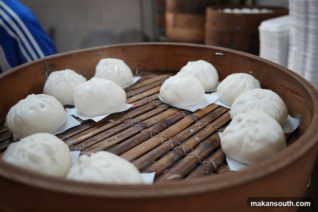 Steam Buns in Bamboo Steamer