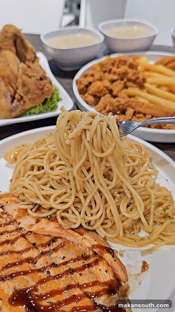 Food Plate with Pasta and Grilled Chicken