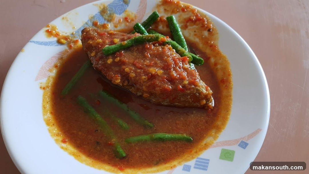 Spicy Chicken Dish with Green Beans