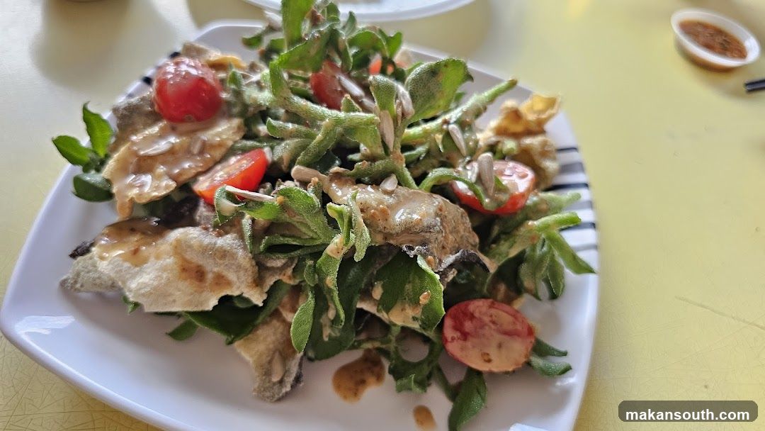 Salad with Fried Fish and Tomatoes