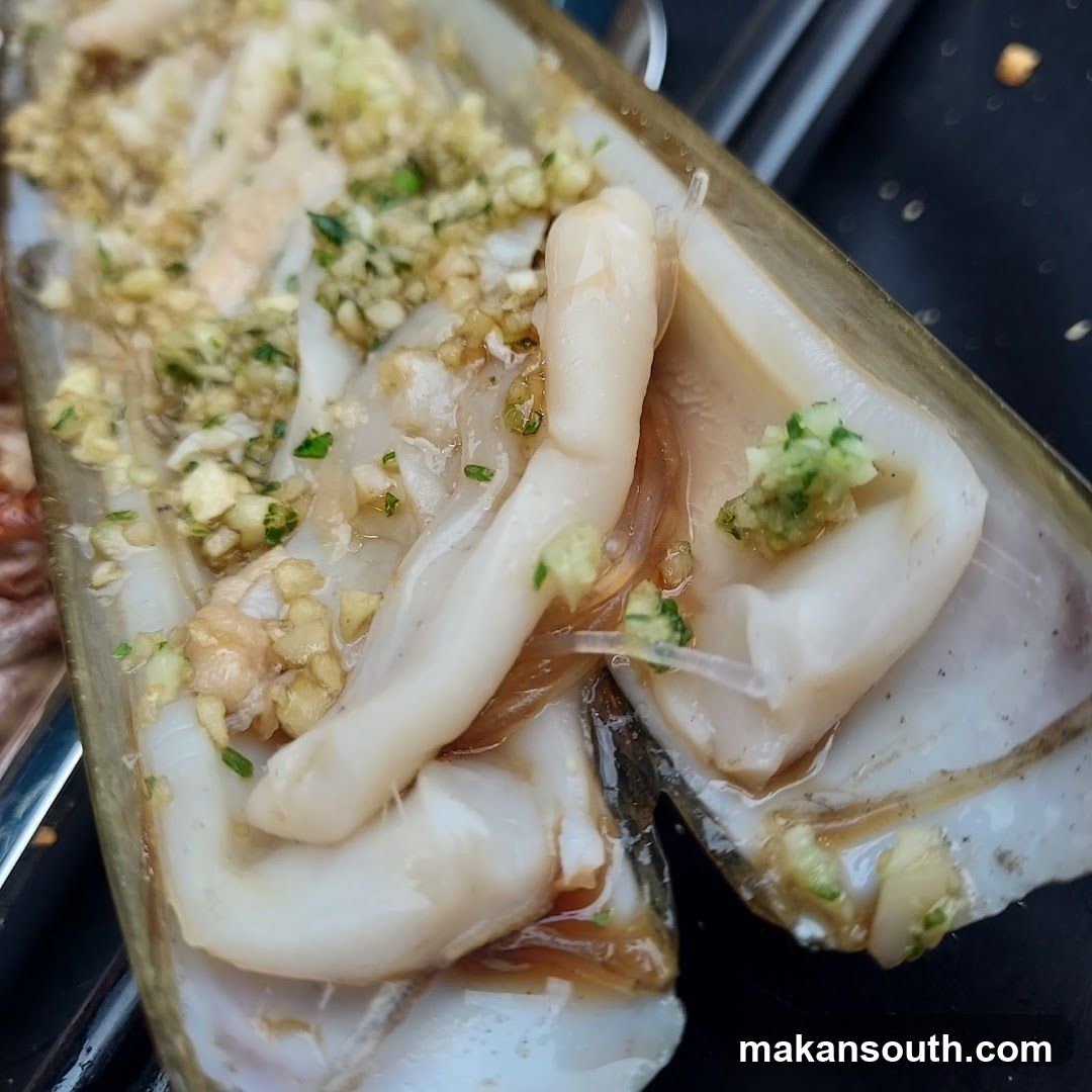 Garlic Shucked Clams