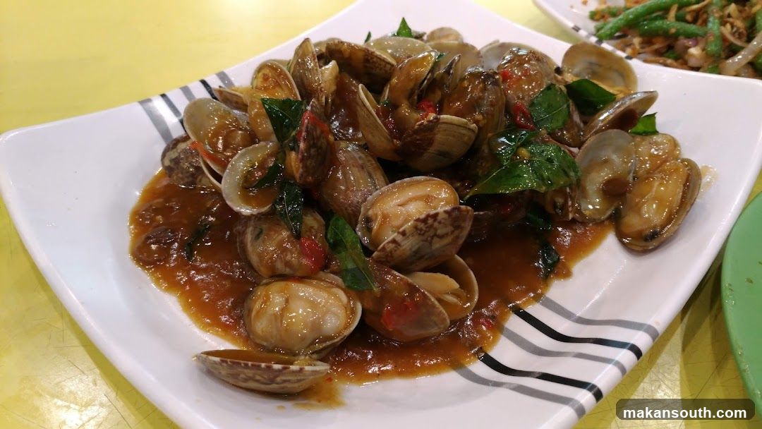 Stir-fried Clams with Curry Sauce
