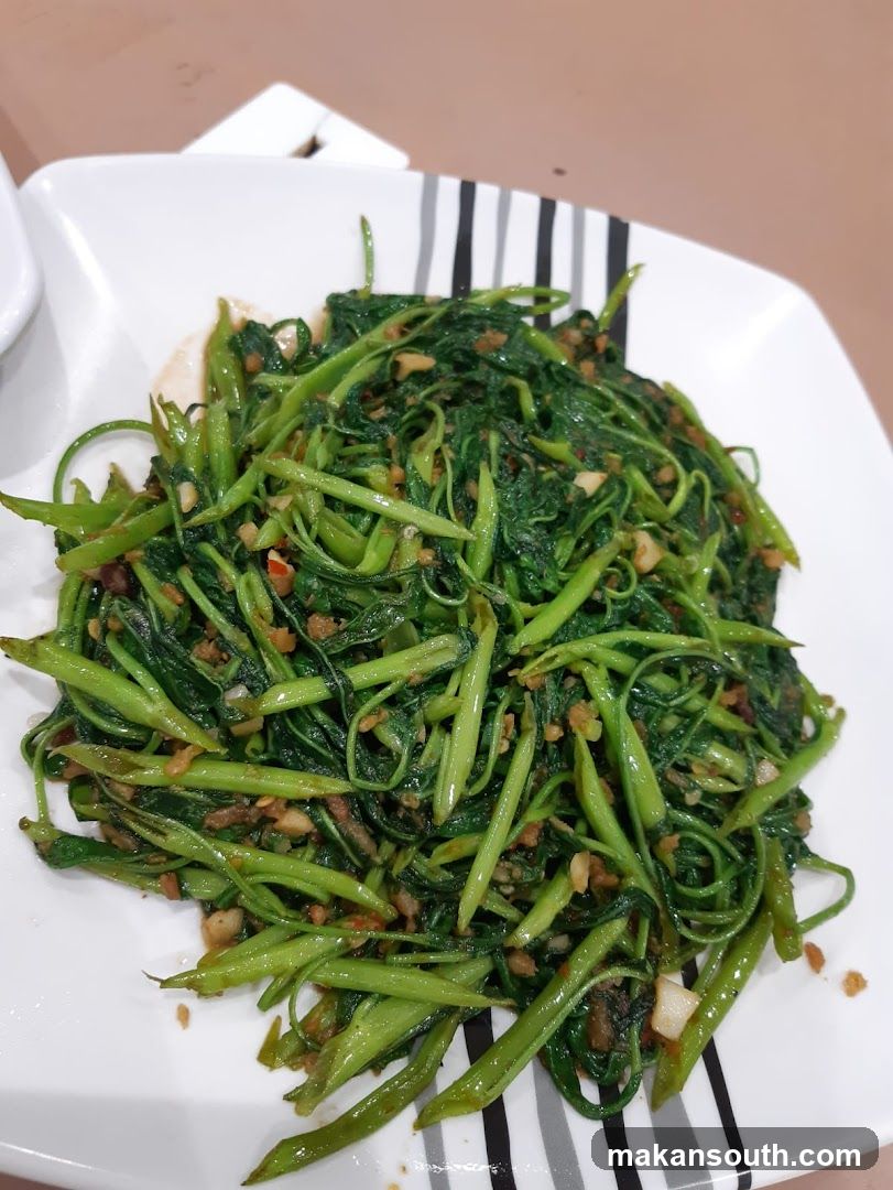 Stir-fried Water Spinach with Garlic
