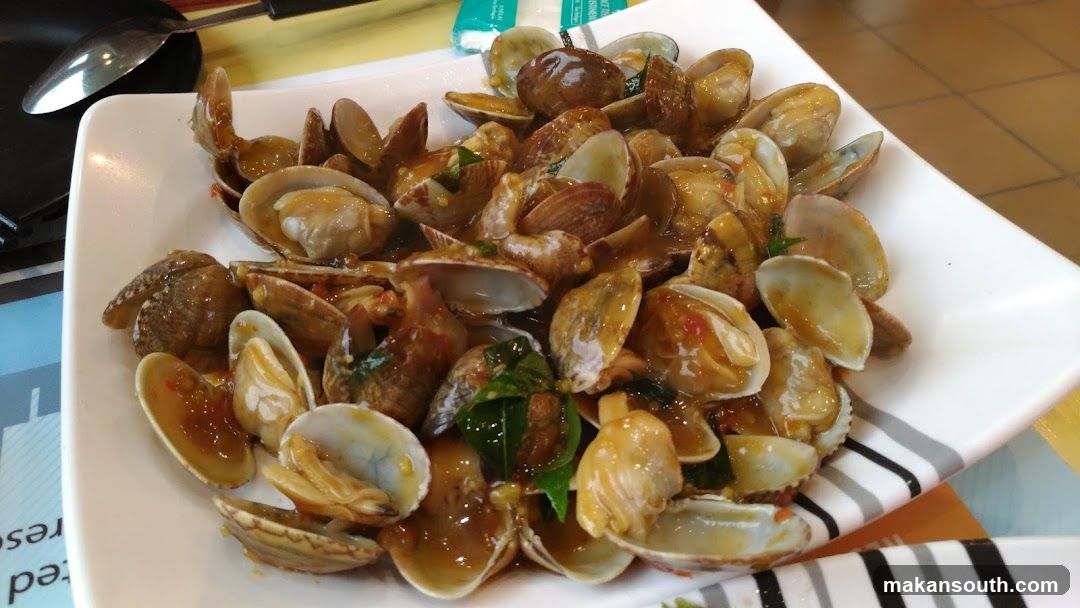Stir-fried Clams with Chili Sauce