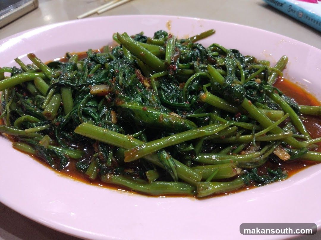Stir-fried Water Spinach with Chili Sauce
